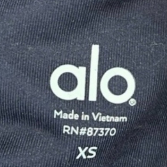 Alo Yoga Navy Blue Floral Leggings
Very good condition size XS - Picture 5 of 5